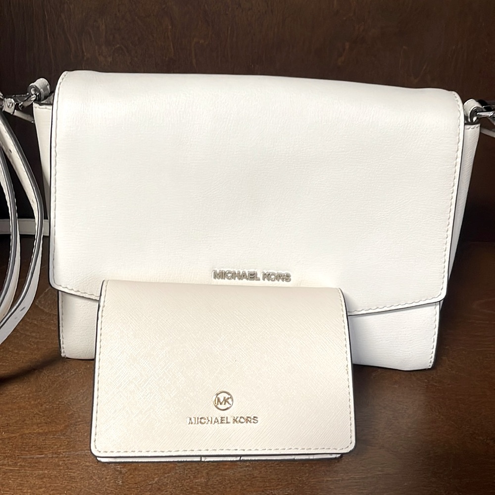 crossbody Michael kors bag and wallet